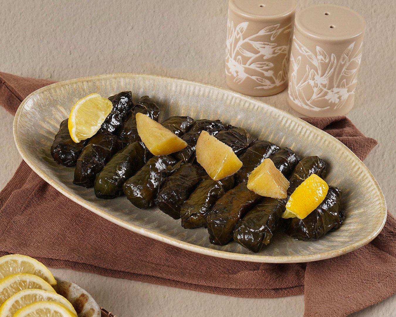 Box of vine leaves  (17 pcs)